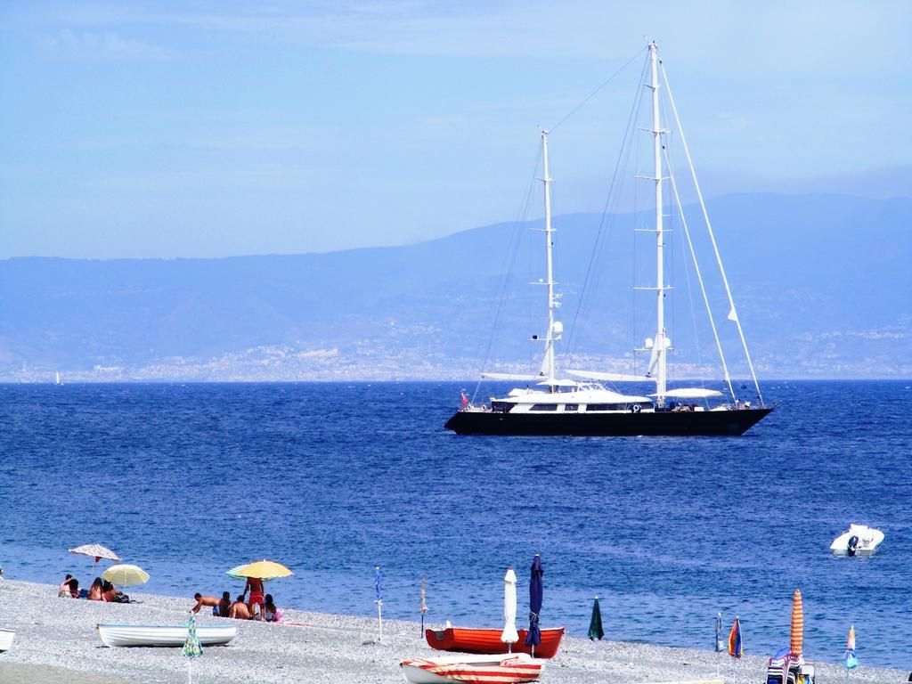 Villetta Singola "Lilla" Ali Terme Exterior foto